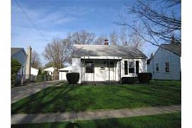 Cozy two bedroom single family home in Ypsilanti, MI