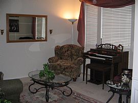 Single Family Residence in San Antonio, TX (Photo 3 of 6)