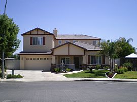 Beautiful lakefront home in Bakersfield, CA
