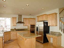 $2250 / 4br - Georgous Bethany 2006 4BR  in Portland, OR (Photo 3 of 4)