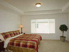 $2250 / 4br - Georgous Bethany 2006 4BR  in Portland, OR (Photo 4 of 4)