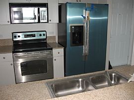 Beautiful 1/1 bet Miami Airp and Coral G in Miami, FL (Photo 4 of 6)