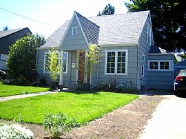 Piedmont Cape Cod/ Close to Max & Bus in Portland, OR