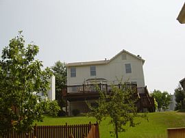 Attractive 2-story with Amenities in Wildwood, MO (Photo 2 of 3)