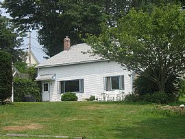 Waterfront House in Noank, CT