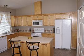 Great home on Culdesac in Puyallup, WA (Photo 2 of 5)