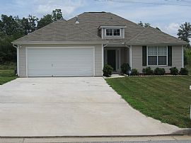 Beautiful 3/2 Ranch in Quiet Neighborhoo in Jonesboro, GA