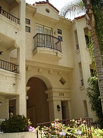 Deluxe 2 Bedrm/ 2 Bath Apt For Rent - Gl in Glendale, CA (Photo 2 of 6)