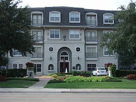 Amazing 3/3 Townhome in luxury Community in Dallas, TX (Photo 2 of 6)