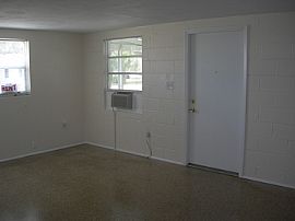 SUPER CLEAN BUNGALOW APARTMENT in Edgewater, FL (Photo 4 of 4)