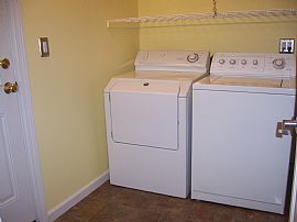 beautiful flower beds lovely ranch house in Belleville, MI (Photo 6 of 6)