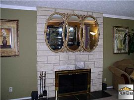 House for Rent in Woodland Hills, CA (Photo 4 of 5)