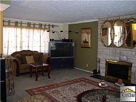 House for Rent in Woodland Hills, CA (Photo 5 of 5)