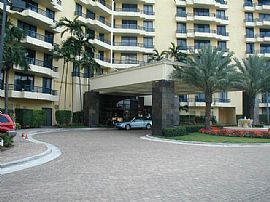 1st MONTH FREE - Newly remodeled 2/2 in Aventura, FL