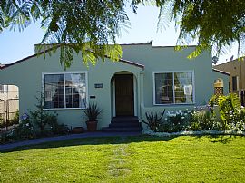 Gorgeous Restored Medit Bungalow in Los Angeles, CA