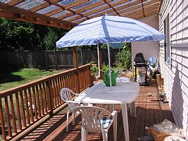 Family home 3 minutes from Microsoft in Redmond, WA (Photo 2 of 4)