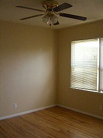 School and store close 3 bedroom home in Santa Ana, CA (Photo 4 of 6)