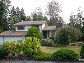 Immaculate Tri-Level in Everett, WA