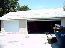 BACK HOUSE OF 2 ON ONE LOT in South Gate, CA (Photo 2 of 2)