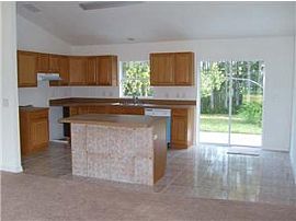 Brand new lakefront home to rent in New Port Richey, FL (Photo 3 of 6)