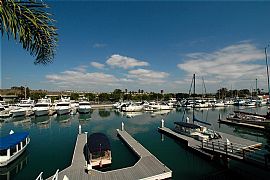 Private Guard Gated Exclusive Island 4+3 in Newport Beach, CA (Photo 2 of 6)