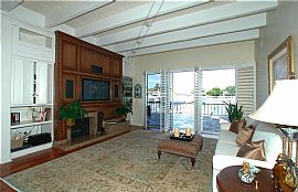 Private Guard Gated Exclusive Island 4+3 in Newport Beach, CA (Photo 5 of 6)