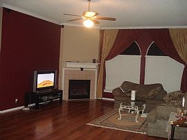 4/2 Corner house over 2000 SQF +W/D Incl in Pflugerville, TX (Photo 2 of 4)