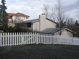 Spacious, Luxurious, home w/3 huge decks in Kent, WA