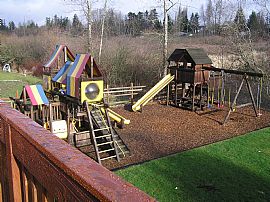 Spacious, Luxurious, home w/3 huge decks in Kent, WA (Photo 6 of 6)