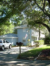 Cozy 2 story duplex in Largo, FL