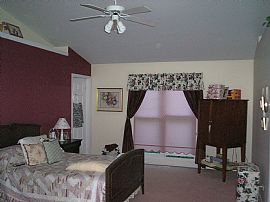 Charming 2 Bedroom Itasca Townhouse in Itasca, IL (Photo 3 of 5)