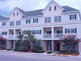 Executive Style Beach Townhome in Virginia Beach, VA (Photo 7 of 11)