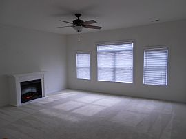 Executive Style Beach Townhome in Virginia Beach, VA (Photo 9 of 11)