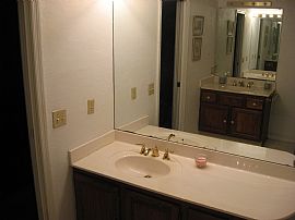 2+bdrm twnhouse very bright, safe area in Lake Saint Louis, MO (Photo 4 of 4)