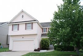 4 Bedroom 2.5 bath-Lovely single house in Overland, KS