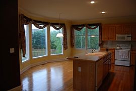 4 Bedroom 2.5 bath-Lovely single house in Overland, KS (Photo 3 of 6)