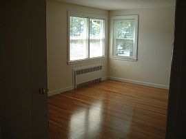 4 bedroom house for rent in Framingham, MA (Photo 5 of 6)