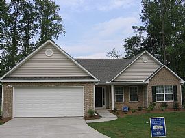comfy and cozy home on a cul-de-sac in Monroe, GA