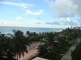 1Bdr, 1.5Bath. Furnished. Water View in Miami Beach, FL (Photo 4 of 6)