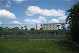 Fort Myers Condo - short drive to beach in Fort Myers, FL (Photo 3 of 5)