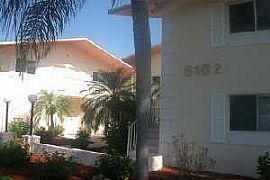 Fort Myers Condo - short drive to beach in Fort Myers, FL (Photo 5 of 5)