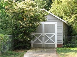Charming 5BR Family home in Ardmore in Ardmore, NC (Photo 5 of 6)