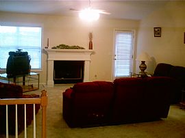 Big Ranch Style house with full basement in Lawrenceville, GA (Photo 3 of 6)