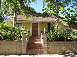 CHARMING AND SPACIOUS HOUSE w/ HUGE YARD in Encino, CA