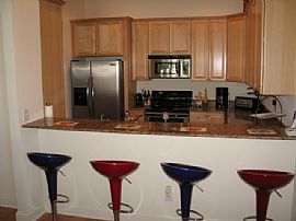 South Tampa Towhnhome 2/2.5/2 car garage in Tampa, FL (Photo 3 of 6)