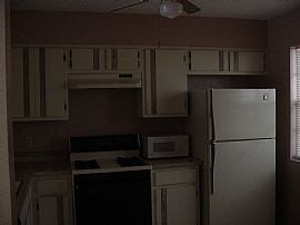 Beatiful 2 Bedroom 2 Bath Lakefron  in Longwood, FL (Photo 3 of 6)