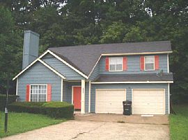 GARDEN TUB, VAULTED CEILING, FIREPLACE!! in College Park, GA