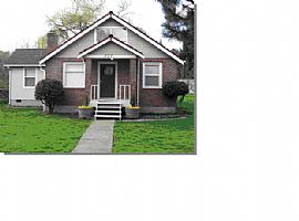 BEAUTIFULLY REMODELED CRAFTSMAN HOME. in Algona, WA