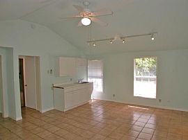 Zilker Bungalow in Austin, TX (Photo 4 of 6)