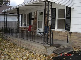 Home with Fenced-in yard and Huge Garage in Hazel Park, MI (Photo 4 of 6)